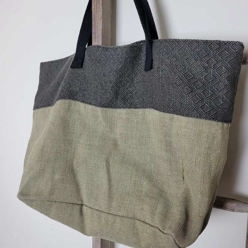 ⭐️40% Off⭐️ Banana Bay Black & Gold Beach Tote Bag